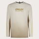 Das Maven Coast Ls Jersey 2.0 wurde aus Materialien gefertigt, die die Atmungsaktivität und schnelles Trocknen fördern.