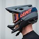 Der leichte Fullface MTB Helm macht einen schlanken Fuss und kann optisch überzeugen.