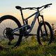 Am Heck arbeitet ein Rock Shox Super Deluxe Coil RCT