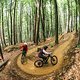 Rollt man den Radweg entlang des Sees Richtung Süden, kommt man zu Alban Berg-Trail