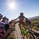 Diese Fans sind extra zum Berg geradelt um die Rennfahrer anzufeuern - Foto von Karin Schermbrucker-Cape Epic-SPORTZPICS