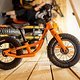 Für alle Kids, die schon mit dem legendären Bikes aus UK starten wollen, gibt es das Orange Peeler.