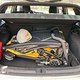 Besser passt keiner: Der Thule Chariot Sport 1 passt locker in den Kofferraum eines VW Golf