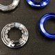 Wer noch den letzten Feinschliff sucht, wird von White Industries mit farbigen Centerlockringen beglückt.