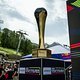 Um diesen stattlichen Pokal geht&#039;s dieses Jahr im Downhill World Cup