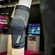 Der Knee Protector Lite Ls Flex teilt sich die Protektor-Einheit mit dem Ellenbogenschoner und ist für Trailbiker gedacht, die viel pedalieren.