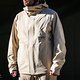 Die YT Tech Shell-Jacke weist einen eher lockeren Schnitt auf und fällt eher ein bisschen groß aus.
