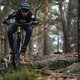 Wir konnten die neuen SRAM Code Ultimate Stealth-Bremsen mehrere Wochen an unserem Scott Genius-Testbike auf verschiedensten Trails und Untergründen testen