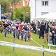 Jolanda Neff kommt am besten weg vom Start und führt das Feld in die erste Runde.