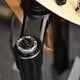 Die Kartusche soll bei RockShox, Fox und sogar Intend-Gabeln passen.