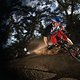 Aaron Gwin im Skyline Outfit