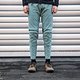Die Platzangst CF Tight Pants ist in sechs Größen sowie zwei Farben erhältlich und wandert für einen Preis von 99,90 € über die virtuelle Ladentheke