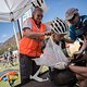 Medizinische Versorgung nach dem Rennen. Foto: Karin Schermbrucker/Cape Epic/SPORTZPICS