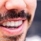 Neuer Mundschutz für ein bleibendes Lächeln bei Marcelo Gutierrez