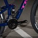 Das pink-blaue Top Fuel WSD kommt mit Shimano SLX/XT-Antrieb