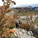  Das Bike auf einen Berggipfel tragen lohnt sich immer – manchmal auch nur für die Aussicht!