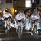 Besonders Rennradfahrer hatten mit dem rutschigem Kopfsteinpflaster so ihre Mühen - Foto von Formzwei / Red Bull Content Pool