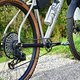 Als Antrieb kommt eine SRAM Eagle GX AXS Schaltung zum Einsatz