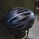 Der Alpina Haga LED-Helm soll dank integrierten LEDs für eine gute Sichtbarkeit im Straßenverkehr sorgen.
