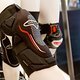 Die Alps 2 Knieprotektoren werden mit einem neuen Schaum ausgestattet und sollen bei reduziertem Gewicht und besserer Belüftung nun noch besseren Schutz bieten.