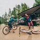 Kleine Verpflegung gefällig? Zur Saisoneröffnung hatte das Team der Bike Republic Sölden einen kleinen Stand mit Obst und Wasser vor dem letzten Segment der Gahe Line stationiert...