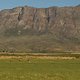 Berge und saftiges Grün - mitten in Südafrika. Foto: Greg Beadle/Cape Epic/SPORTZPICS