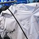 Ein echtes Schmankerl: eine Regenjacke in weiß (!) - oft gewünscht, jetzt erhältlich