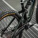 Am Heck verrichtet ein Rockshox Vivid Coil Ultimate mit H&amp;R Bike Performance Feder seinen Dienst