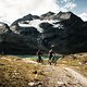 Mit Gletscher und Bergsee im Hintergrund tritt es sich direkt etwas leichter.