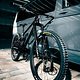 An der Front ist eine Intend Blackline Hero Federgabel mit 160 mm Federweg verbaut ...