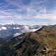 Nochmal Aussicht in der Früh - der hohe Berg im Hintergrund ist der Mont Blanc?
