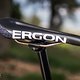 … und den Ergon SM Enduro Pro-Sattel verbaut.
