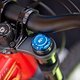 Die Downhill-Federgabel Suntour Rux setzt jetzt auf die neu RC+ Dämpfung.