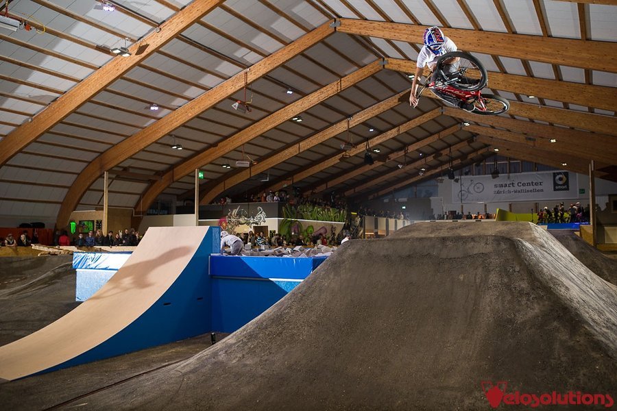 Velosolutions Indoor Bikepark Pfäffikon eröffnet - MTB-News.de