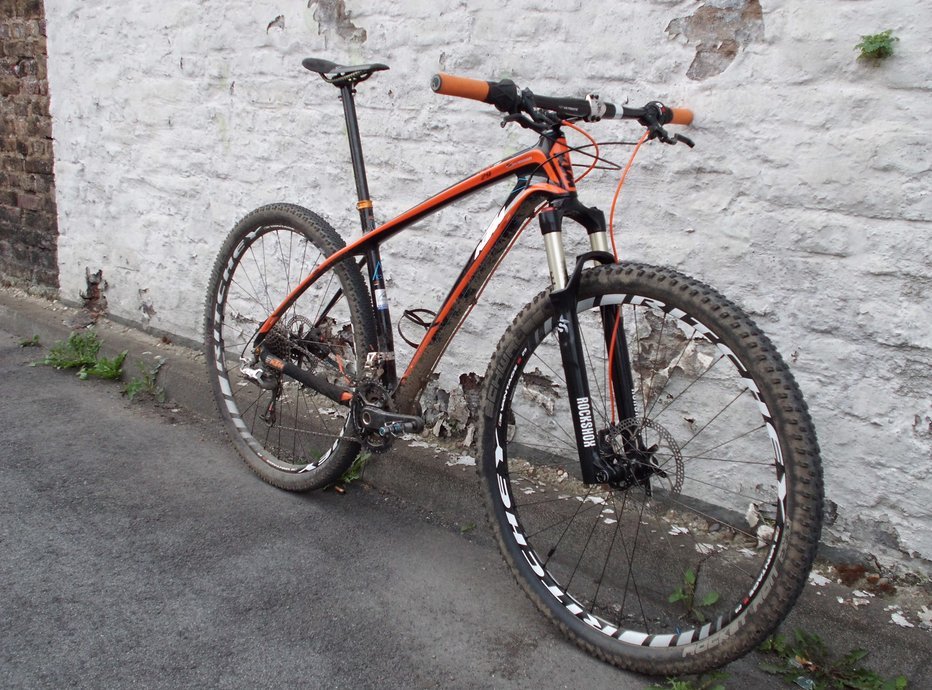 ktm aera carbon 29